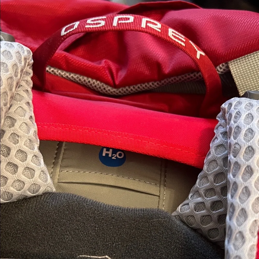 Osprey Men's Red Stratos 50 M/L 48-58cm